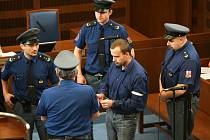 Heparinový vrah Petr Zelenka byl odsouzen k doživotnímu pobytu za mřížemi. Tento trest definitivně potvrdil Vrchní soud v Olomouci 11. června 2008. 