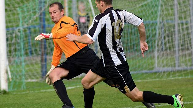 Střelnici. Tu si ve středečním zápase proti Pacovu otevřeli hráči brodského Slovanu, když se trefili hned sedmkrát.