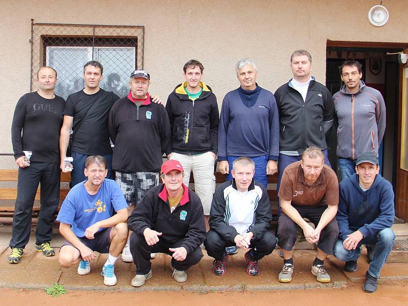 Do turnaje, který pořádala Tělovýchovná jednota Sokol Bezděkov v rámci sportovního Bezděkovského léta, nastoupilo v sobotu 23. září osm dvojic.