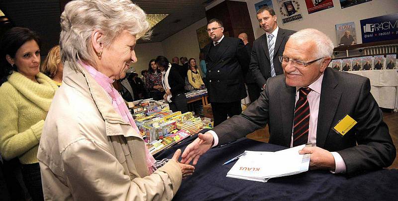 Václav Klaus na Podzimním knižním veletrhu v Havlíčkově Brodě.