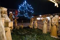 Vánoční výzdoba na náměstí 9. května ve Ždírci nad Doubravou.