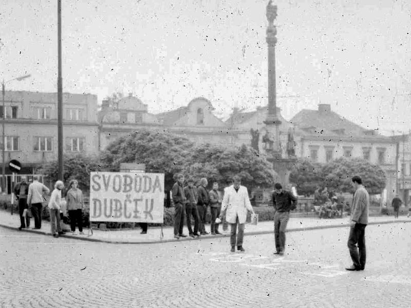 Vpád vojsk do Československa způsobil strach i u obyvatelů Havlíčkova Brodu. Přesto se našlo několik mladých, kteří protestovali přímo na náměstí. 