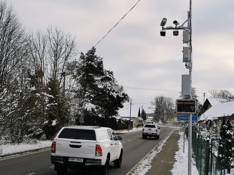 Nový silniční radar donutil řidiče v Krátké Vsi šlápnout na brzdu. Foto:Seník/Archiv