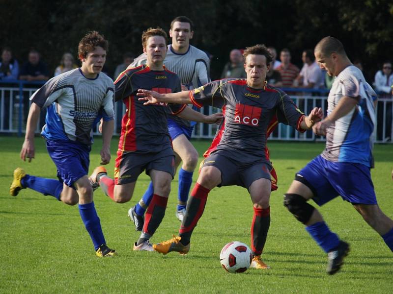 Zápas sezony čeká na fotbalisty Přibyslavi, kteří mají v utkání se Světlou poslední naději, jak se vrátit do boje o postup do krajského přeboru. Jinak by jim soupeř už odskočil na devět bodů.