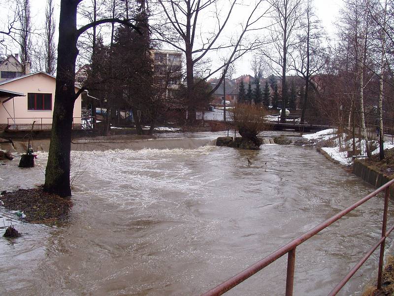 Vylitá Sázava v Havlíčkově Brodě. Foto: Jiří Svoboda