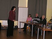 Přednáška. Na téma zdravé výživy hovořila se seniory zdravotnice Jana Dvořáková.