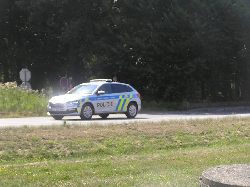 Do služby na festivalu jsou zařazeni policisté pořádkové, dopravní, cizinecké i kriminální policie Krajského ředitelství policie Kraje Vysočina včetně kynologů.