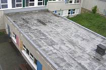 Střecha na škole Nuselská