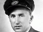 Karel Kuttelwascher, rodák ze Svatého Kříže, se během druhé světové války zapsal mezi nejúspěšnější letecké stíhače. 