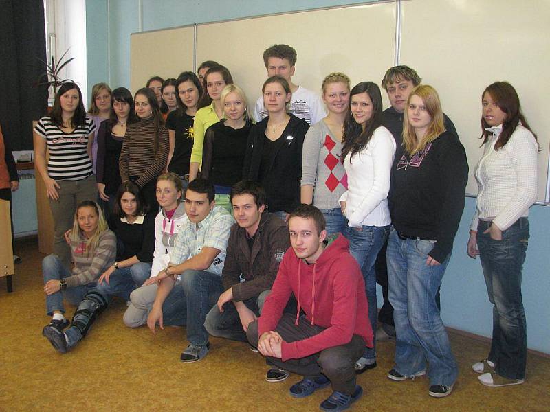 Studenti čtvrtého ročníku gymnázia ve Světlé nad Sázavou.