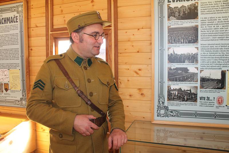 Legiovlak je věrná replika legionářského vojenského vlaku z let 1918 až 1920, ve kterých se českoslovenští legionáři probojovávali Ruskem po Transsibiřské magistrále.