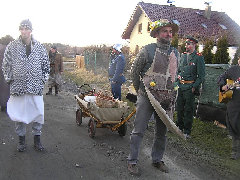 Masopustní průvod maškar obnovili v Pohledu před pěti lety.