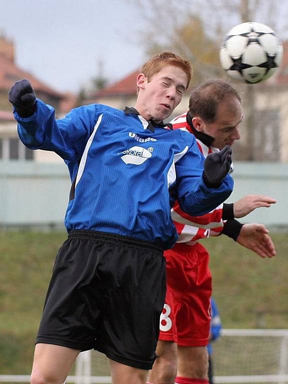 Bitva vyzněla pro hosty. Bystřičtí fotbalisté se sice po hodině hry dostali do vedení, ale houževnatí hosté dokázali nepříznivý vývoj zápasu otočit.