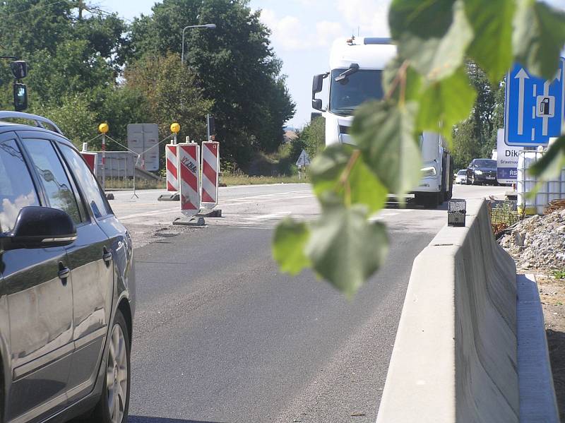 Opravy dvou mostů u Pohledských Dvořáků omezují dopravu