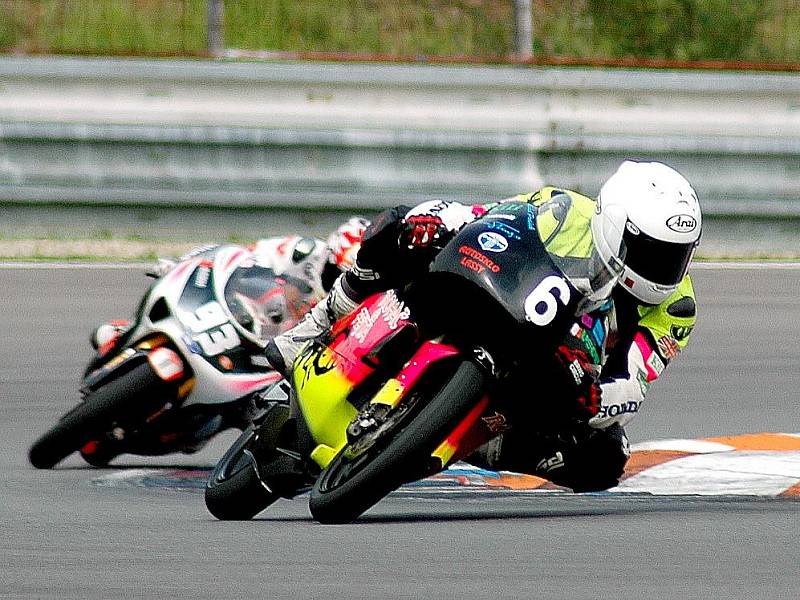 Brodský motocyklový jezdec Michal Prášek (na snímku) dojel na závěrečném podniku Alpsko–jadranského šampionátu ve třídě 125 GP na druhé pozici.