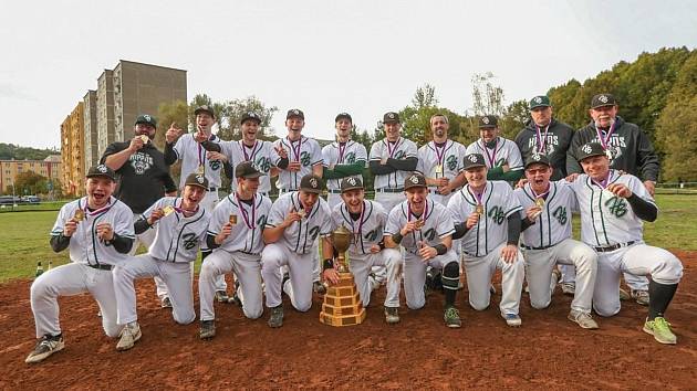 Parádní úspěch. Softbaloví Hroši slaví třetí mistrovstký titul