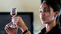 Podle Anabel Hernández je kubánský rum totéž co národní zlatý poklad. 