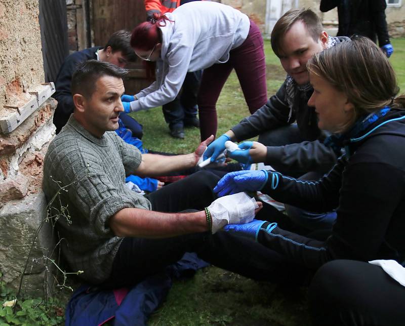 Cvičení humanitárních jednotek a členů Českého červeného kříže v Pohledu.