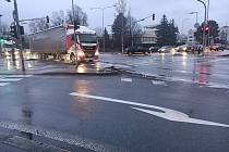 Někteří řidiči kamionů si na jihovýchodní obchvat Havlíčkova Brodu "ještě nezvykli."