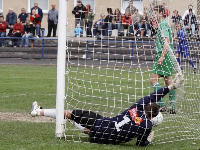 Hned třikrát inkasovali. Hráčům Slovanu Havlíčkův Brod se poslední zápas sezony proti zachraňující se Vrchovině nevyšel. Domácí gólman Jindřich Adamec pustil za svá záda hned tři góly, což je v jeho famózní sezóně až příliš.