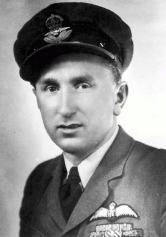 Na slavného letce RAF zavzpomínali v pátek 16. srpna v jeho rodišti Svatý kříž u Havlíčkova Brodu.