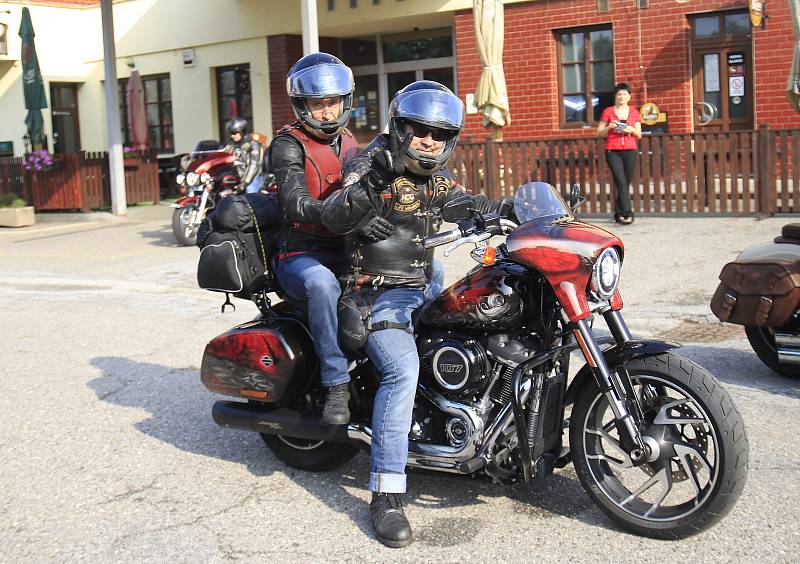 Čtyřdenní cesta motorkářů začala v Havlíčkově Brodě