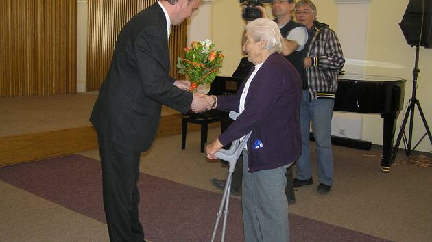 Svatava Frühbauerová z Havlíčkova Brodu , obdivovatelka T. G. Masaryka, se stala vítězkou i krajského kola soutěže Čtenář roku 2012.