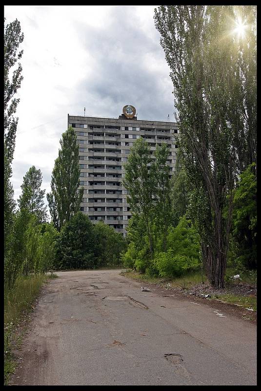 Sobota 26. dubna 1986 se do historie zapsala největší jadernou havárií. Během chvíle se tisícům obyvatel Pripjati a nedalekého Černobylu převrátil život naruby.