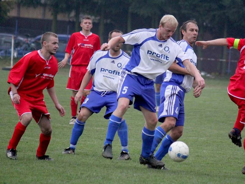 Zajímavý duel viděli diváci v Pohledu, kde viděli pět gólů, dva pokutové kopy, neuznaný gól a vítězství domácího týmu.  
