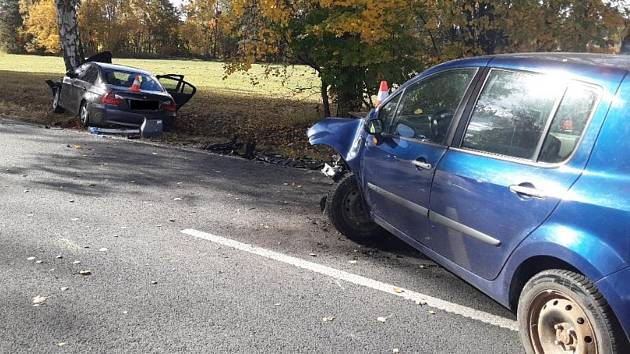 Při dopravní nehodě došlo ke zranění řidiče z osobního vozidla BMW a jeho spolujedoucích, kteří byli zdravotnickou záchrannou službou převezeni do nemocnice.