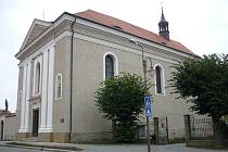 Po dlouhých sedmi letech byla dokončena celková obnova vnějšího pláště děkanského kostela sv. Františka Serafínského v Golčově Jeníkově.
