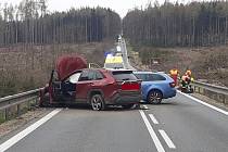 Provoz mezi Humpolcem a Havlíčkovým Brodem zastavila nehoda dvou aut.