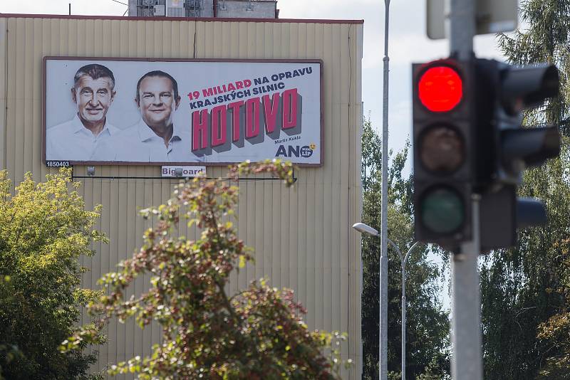 Politické billboardy v Havlíčkově Brodě.