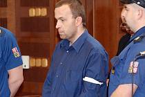Petr Zelenka už v roli obžalovaného při soudním líčení.