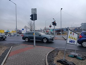 Silniční přechod a semafor v Havlíčkově Brodě u Alberta.