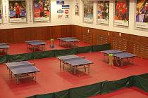 LUXUS. Hráči akademie stolního tenisu HB Ostrov mají pro přípravu nadstandardní podmínky.