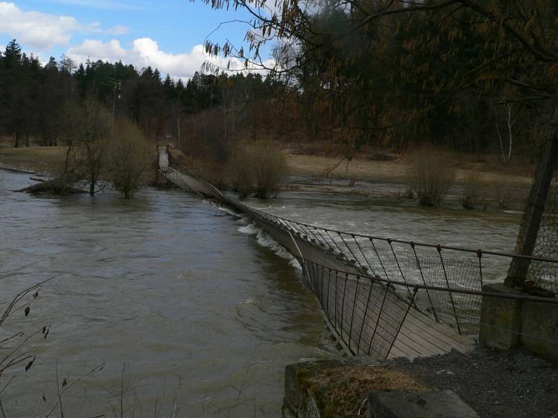 Záplavy na jaře 2006 na Vysočině.