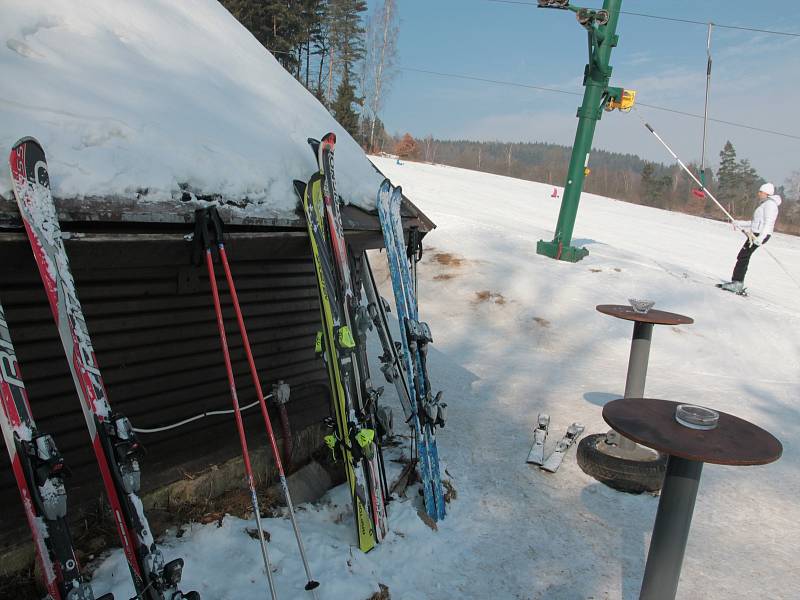 Sobota 3. března ve skiareálu Kadlečák.