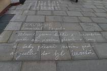 Poezie na náměstí.