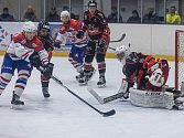V semifinálové sérii krajské ligy mezi HC Lvi Chotěboř a  HC Lední Medvědi Pelhřimov mají blíže k postupu pelhřimovští hráči.