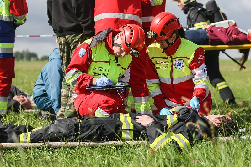 Na Havlíčkobrodském letišti se ve středu v dopoledních hodinách konalo cvičení postupů záchranných akcí po pádu dopravního letadla.