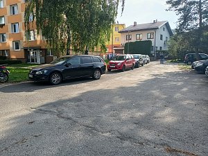 Problematické parkování na Jihlavské.
