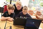 V dětském domově v Litoměřicích mají problém děti s distanční výukou, mají totiž zastaralé počítače, které jsou pomalé.