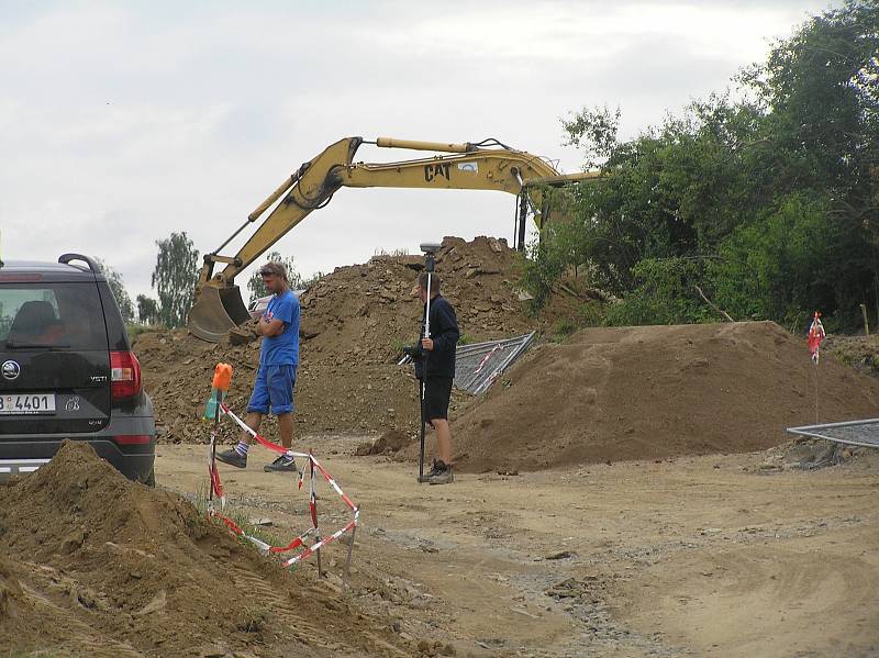 Práce v Mírové ulici začaly v únoru, skončit mají podle harmonogramu v polovině prosince. Jde o společnou investici města Havlíčkův Brod a Kraje Vysočina.