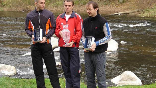 Vítězem závodu o Pohár Melechova 2010 se stal František Tichý (uprostřed). 
