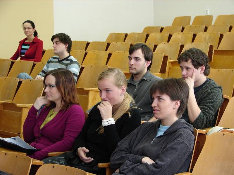 První absolventi vysoké školy ještě nejsou na světě, ale představy o budoucnosti školy jsou jasné.