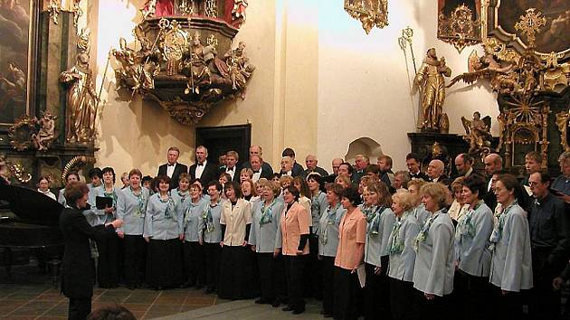 Jasoň zpívá bez přerušení již neuvěřitelných 155 let a patří mezi nejstarší české sbory vůbec, je to však stále neobyčejně činorodé těleso. Ilustrační foto.