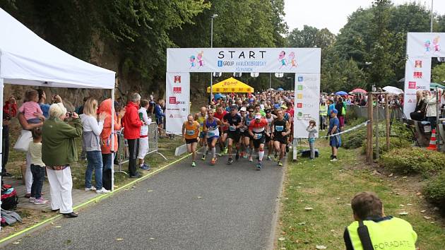 V sobotu v havlíčkobrodském areálu Plovárenská proběhl za účasti 750 běžců třetí ročník B:GROUP Havlíčkobrodského půlmaratonu, který se stejně jako v minulých letech konal pod záštitou Města Havlíčkův Brod.