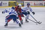 Hokejové utkání čtvrtfinále play-off 2. ligy mezi domácím BK Havlíčkův Brod (v červeném) a HC Tábor.