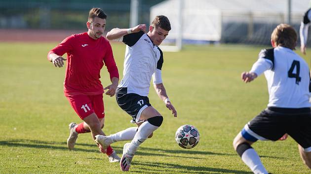 V dresu fotbalistů Havlíčkova Brodu (v černobílém) už na jaře nebudou nastupovat zkušení útočníci Jindřich Kučera a Jan Žila. Oba odešli do Rakouska.